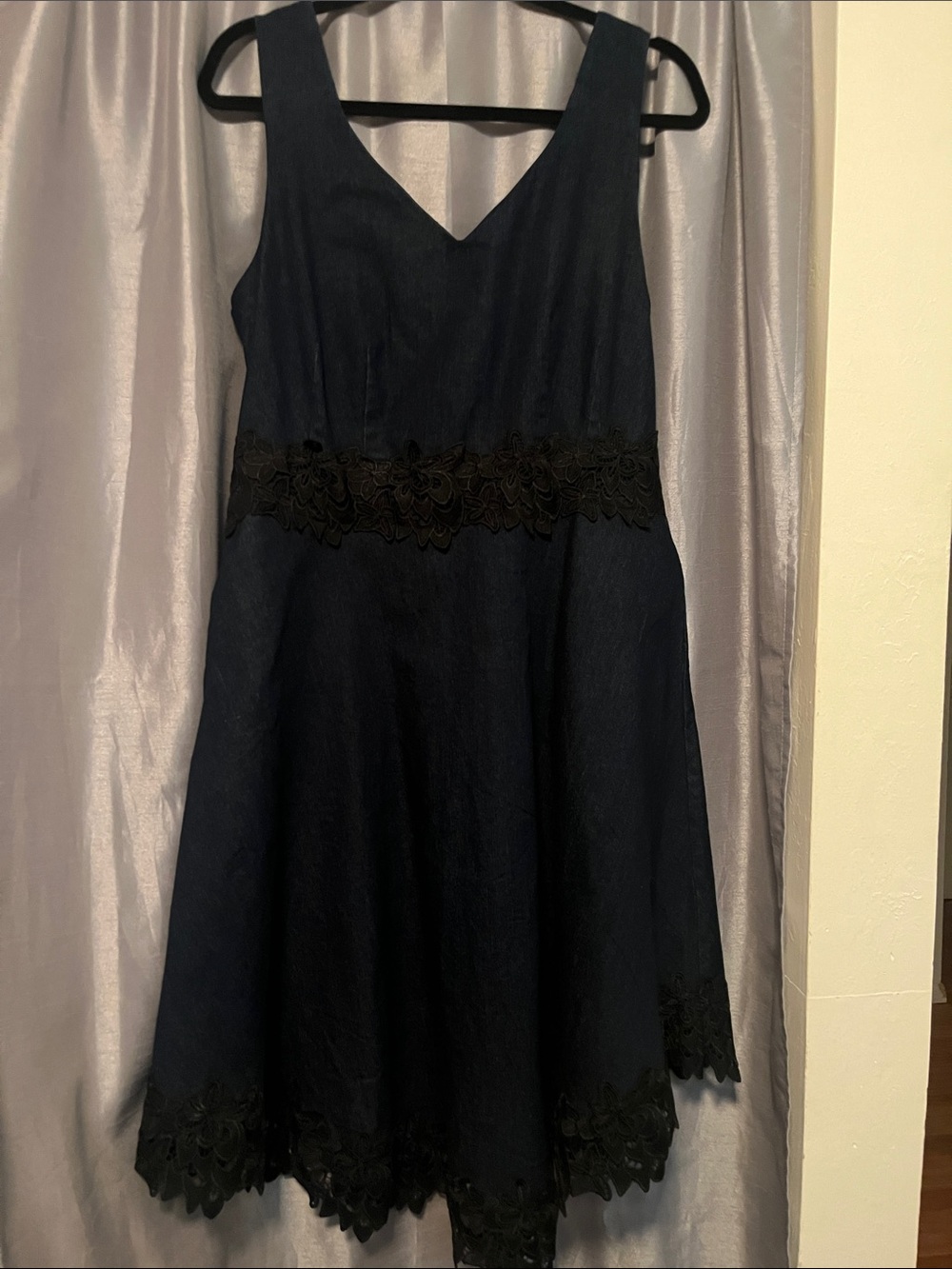 VENUS Navy Blue Sleeveless V-Neck Lace Trim Dress